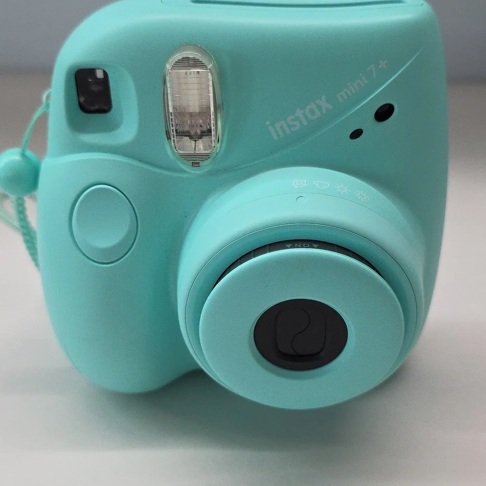 Fujifilm Instax Mini 7 Instant Camera - Mint Green